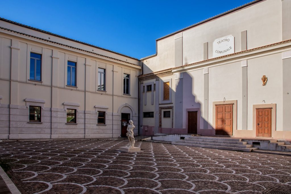 Largo teatro